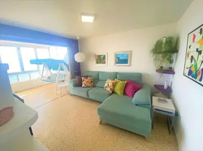 Zona de estar de Salinetas, frente al mar y playa