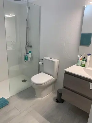 Un baño de Renovated 2 bedroom bungalow in playa del inglés