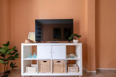 Una televisión o centro de entretenimiento en La Garita Vista azul