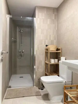 Un baño de Stylish family flat by Canary365