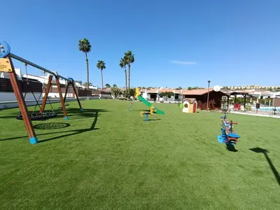 Zona de juegos infantil en Poolside little Paradise Colorado #2