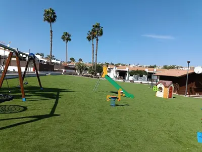 Zona de juegos infantil en Poolside little Paradise Colorado #2