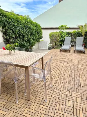 Un patio o zona al aire libre en Casa con terraza y piscina en Pasito Blanco, cerca de Maspalomas