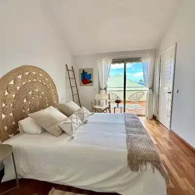 Casa con terraza y piscina en Pasito Blanco