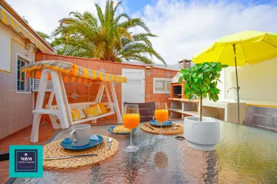 Un patio o zona al aire libre en Bungalow Olga, Playa del Inglés