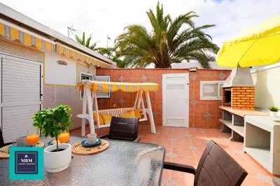 Un patio o zona al aire libre en Bungalow Olga, Playa del Inglés