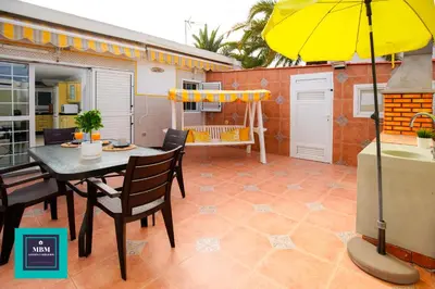 Un patio o zona al aire libre en Bungalow Olga, Playa del Inglés