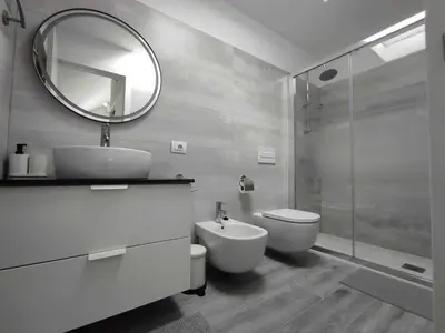 Un baño de Modern Garden Chalet 3 BR by Canarias prime homes