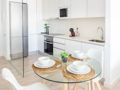 Una cocina o zona de cocina en Apartment Abora with Pool, Gym and Free Parking