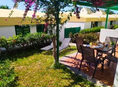 Jardín al aire libre en Bungalow Capri Maspalomas