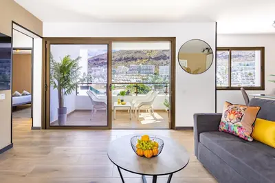 Zona de estar de Casa LOLA - Renovated Apt close to Center and Beach