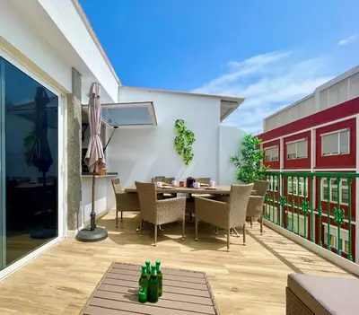 Un balcón o terraza de Sunrise Terrace Apartment