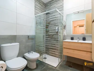 Un baño de 2 mins from Beach - Workstations - Parking - Bikes