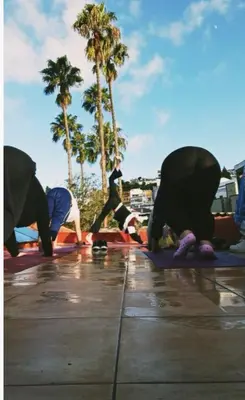 Clientes alojados en Acoran's Family Ocean view guest house in North Gran Canaria with daily yoga included peaceful atmosphere trekking and pet friendly stay