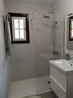 Un baño de Villa piscina privada MadreselvaSuite