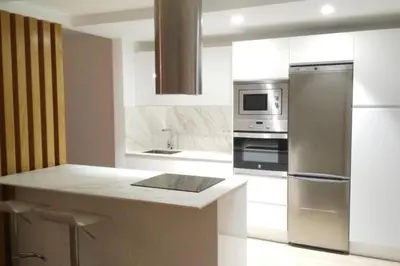 Una cocina o zona de cocina en Serene House in Playa del Hombre