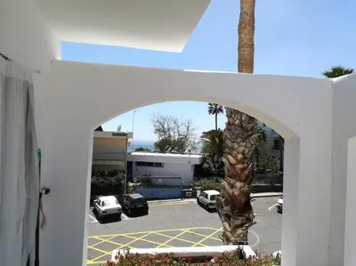 Plano de Vacaciones al sol San Agustin con piscina y WIFI