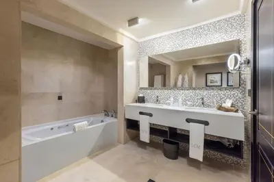 Un baño de Unique Club at Lopesan Costa Meloneras Resort