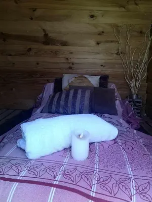 Cama o camas de una habitación en Flor de Loto Tantralove