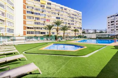 Piscina en o cerca de Apartamento con piscina y aire acondicionado