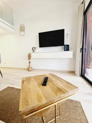Una televisión o centro de entretenimiento en INFINITY VIEW