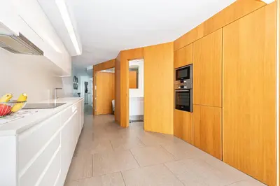 Una cocina o zona de cocina en Luxury First Line Apartment.