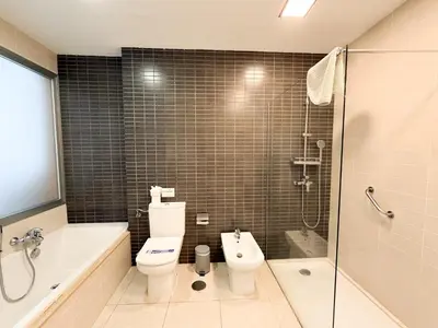 Un baño de Villa Calma with private pool by Tenpropertiesgc