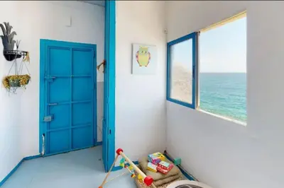 Plano de La casa con terraza privada sobre el mar