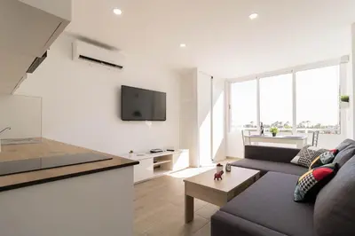 Una televisión o centro de entretenimiento en Seaview estudio