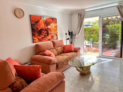 Zona de estar de PLAYA DEL CURA - Spacious Beachside Apartment