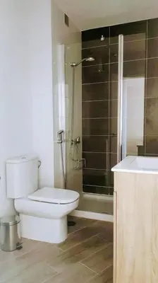 Un baño de La Palmera 311 by CASAS COCODRILO
