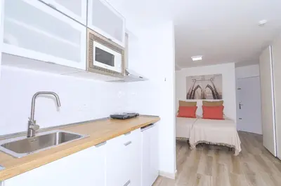 Una cocina o zona de cocina en K2 PLAYA DEL INGLES by Homestaygrancanaria