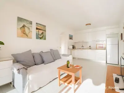 Una cocina o zona de cocina en Casa Esmeralda - Monsenor Apts