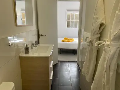 Un baño de SUNNY CARMELITO DELUXE