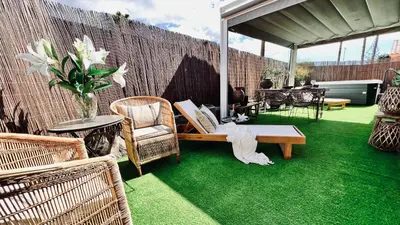 Jardín al aire libre en Casa Boutique Luxury Yumbo