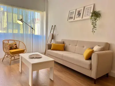 Zona de estar de Las Brisas 2 by SunHousesCanarias