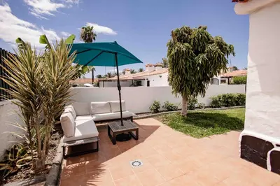 Jardín al aire libre en Deluxe Santa Barbara - by Gestión Vacacional Canarias