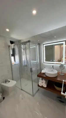 Un baño de C-10 Vegueta Apartment - Private Rooftop Pool