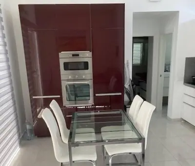 Una cocina o zona de cocina en Centraal gelegen luxebungalow