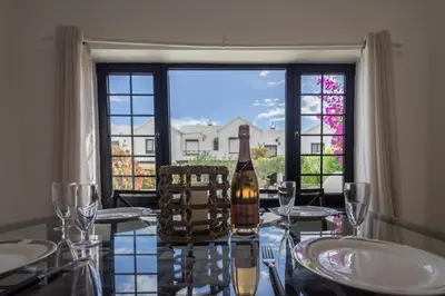 Plano de 3BR House - Parking - Pool - 15 min walk to Beach
