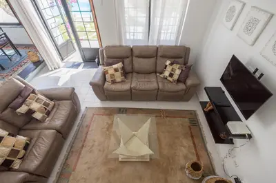 Zona de estar de 3BR House - Parking - Pool - 15 min walk to Beach