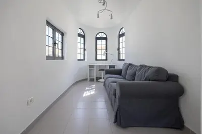 Zona de estar de 3BR House - Parking - Pool - 15 min walk to Beach