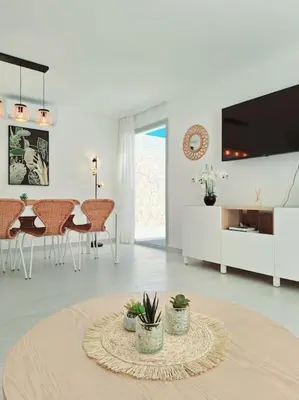 Una televisión o centro de entretenimiento en Malibú Mogán Secret Pool Villa - Piscina privada y climatizada - Exclusive Heated Pool