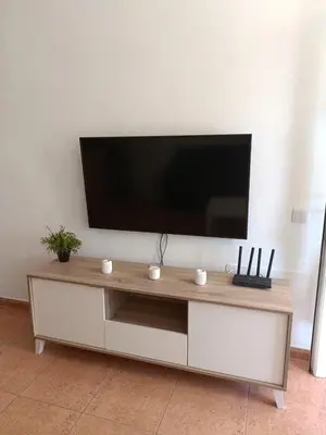 Una televisión o centro de entretenimiento en Mikleinermann