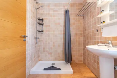 Un baño de Residencial Las Candelarias 36
