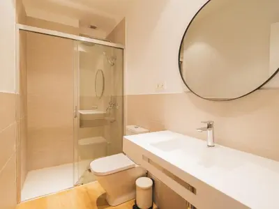 Un baño de MG CANTERAS SUITES
