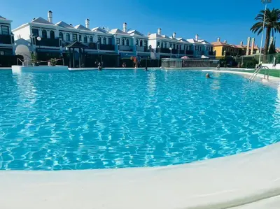 Piscina en o cerca de Bungalow Dunaflor Verde 5 by SunHousesCanarias