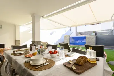 Comida en o cerca de esta casa o chalet