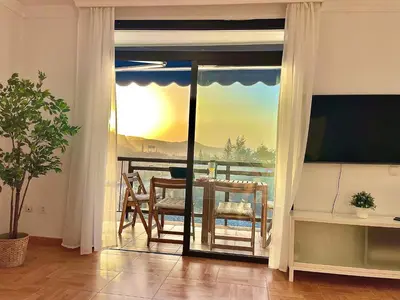 Una televisión o centro de entretenimiento en Bañaderos by SunHousesCanarias