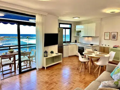 Una televisión o centro de entretenimiento en Bañaderos by SunHousesCanarias